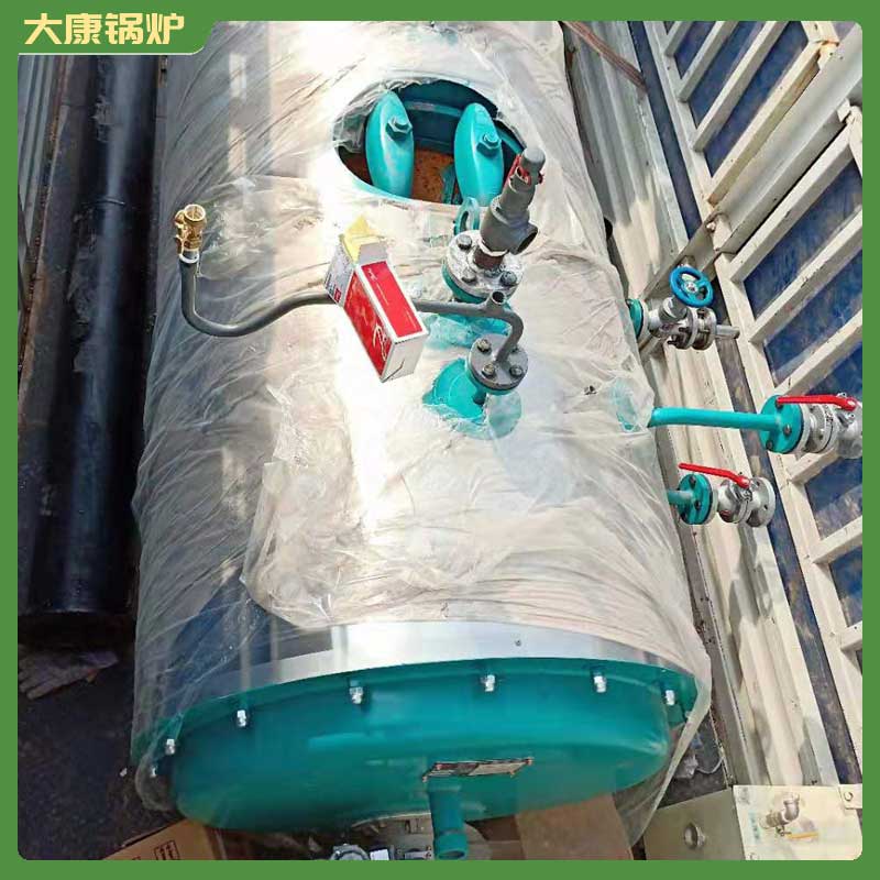 生物質熱水鍋爐品牌太康銀晨鍋爐廠99kw燃氣熱水爐